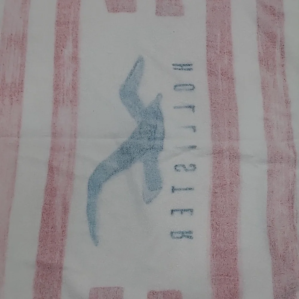Hollister Graphic Brand Name Logo Swim Towel Striped Flag Beach Pool Blanket